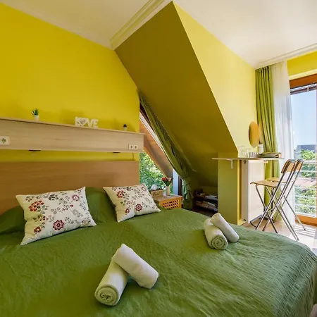 Villa Muzsa Apartment House بالاتونفوريد