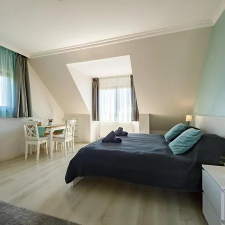 Villa Muzsa Apartment House بيت ضيافة بالاتونفوريد