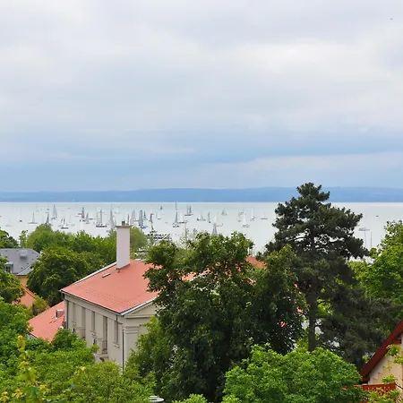 Villa Muzsa Apartment House بالاتونفوريد