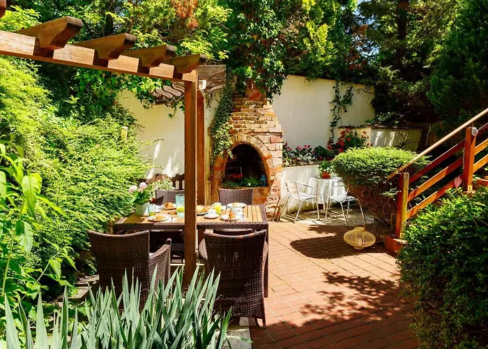 ゲストハウス Muzsa House