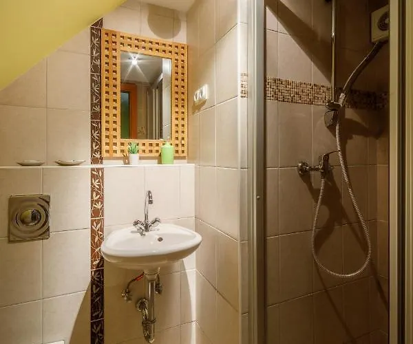 ゲストハウス Muzsa House