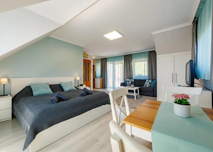 ゲストハウス Muzsa House 4*