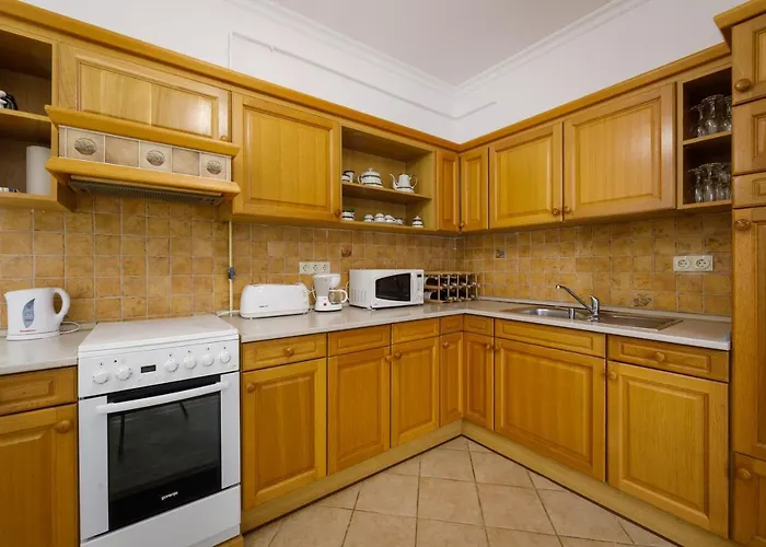 Muzsa House بيت ضيافة 4*