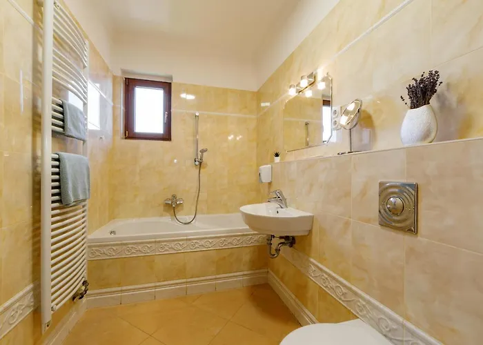 ゲストハウス Muzsa House バラトンフレド