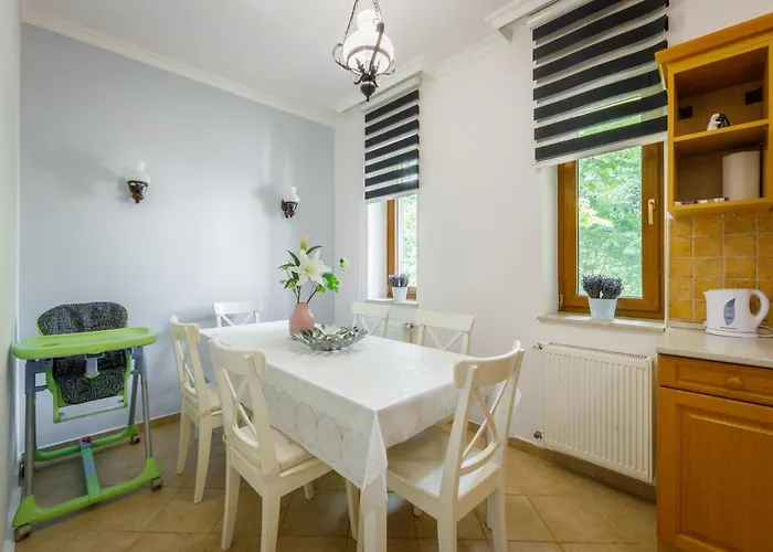 Muzsa House ゲストハウス 4*