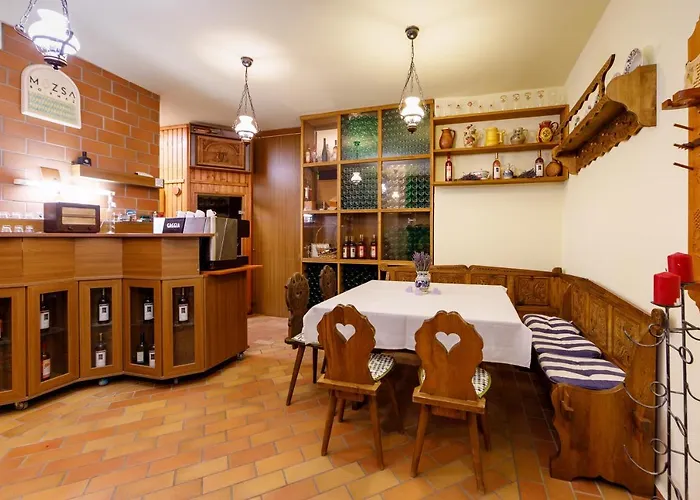 ゲストハウス Muzsa House バラトンフレド